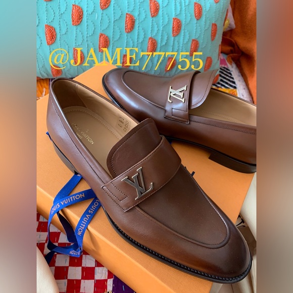 LOUIS VUITTON - Picture 2 of 6